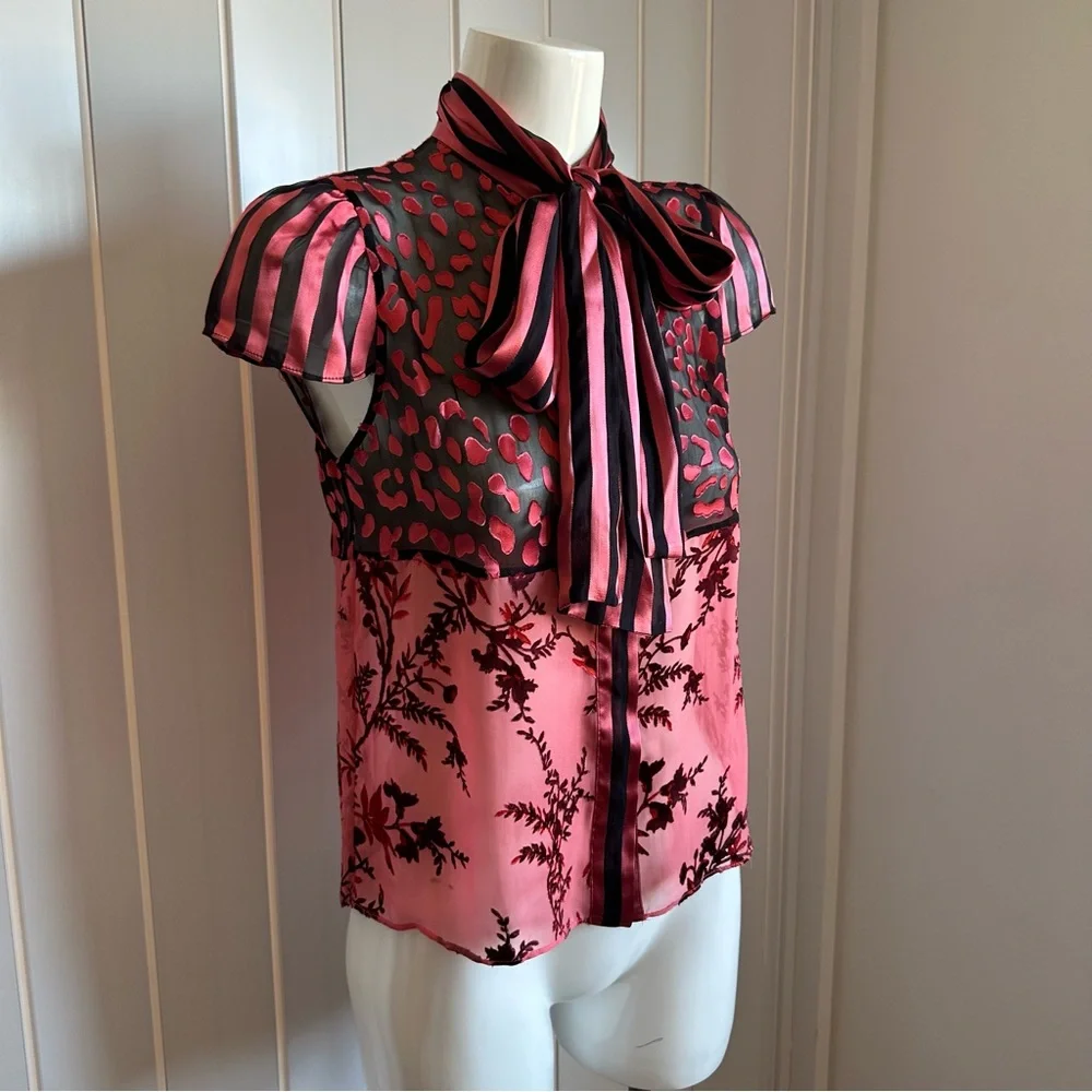 🎀SOLD🎀Alice + Olivia Jeannie Pink Stripe Leopard Neck Bow Blouse - Picture 8 of 10